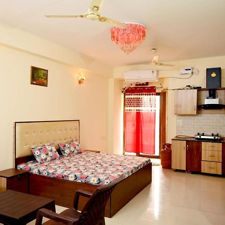 Hare Krishna Home Stay Вриндавана Экстерьер фото