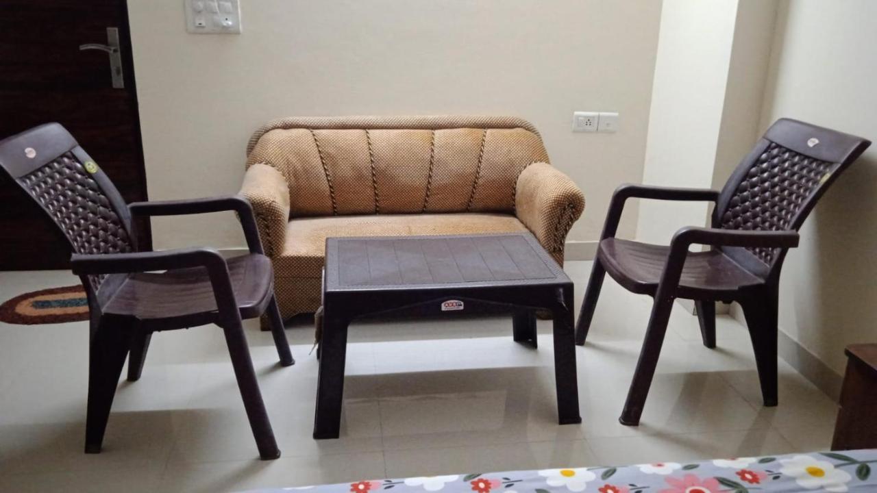 Hare Krishna Home Stay Вриндавана Экстерьер фото