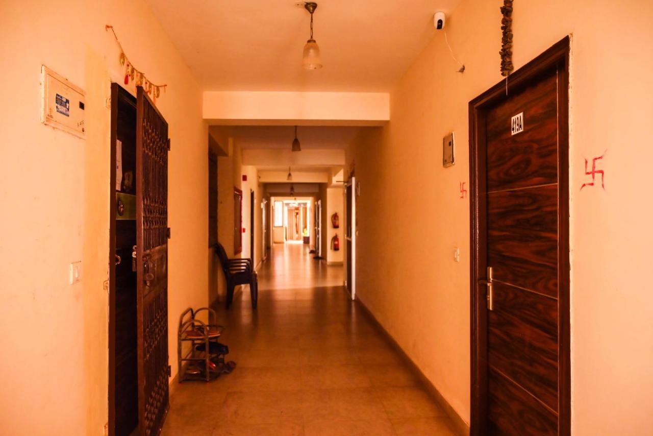 Hare Krishna Home Stay Вриндавана Экстерьер фото